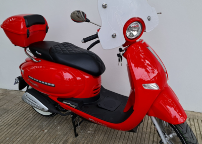 2022_Tauro_Cappuccino_Scooter - Vintage Style_ Red- Image Gallery_for_rent_www.adventuresclubact.com