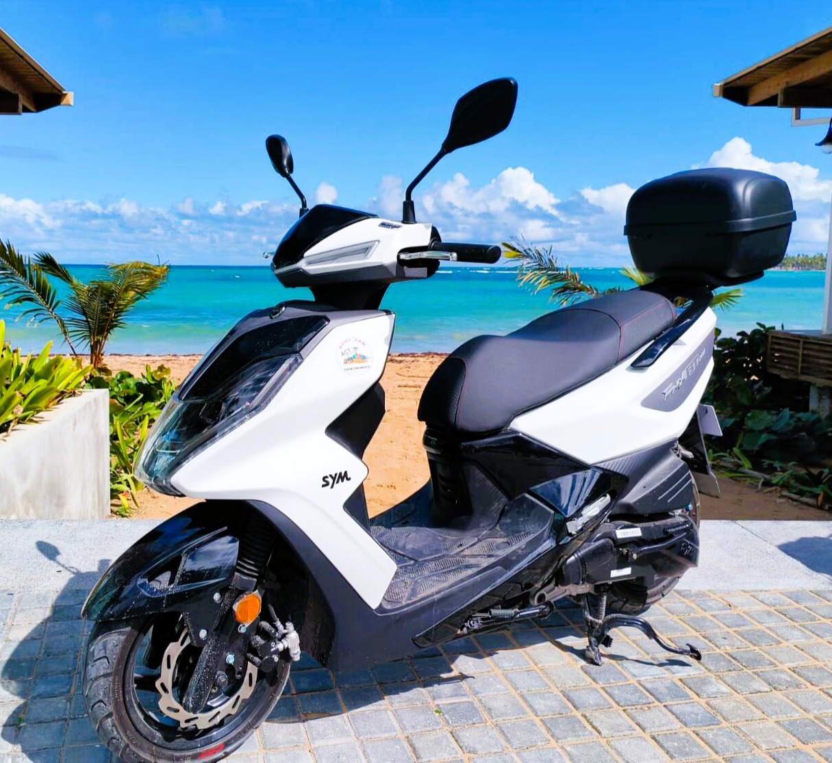 Scooter SYM 200cc for rent in Las Terrenas at ACT Rent Car - Samaná motorcycle rental.