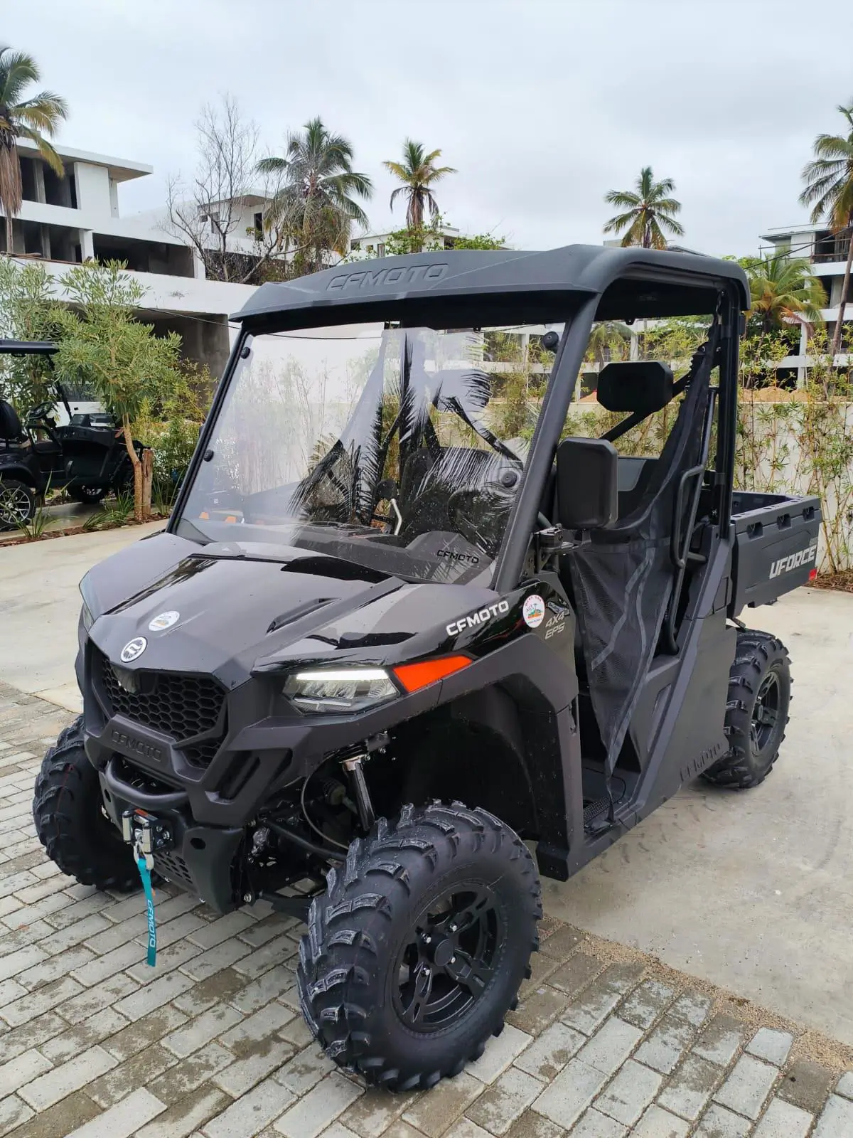 Black CF Moto Uforce 600 buggy rental in Las Terrenas for tours and adventures in Samaná.